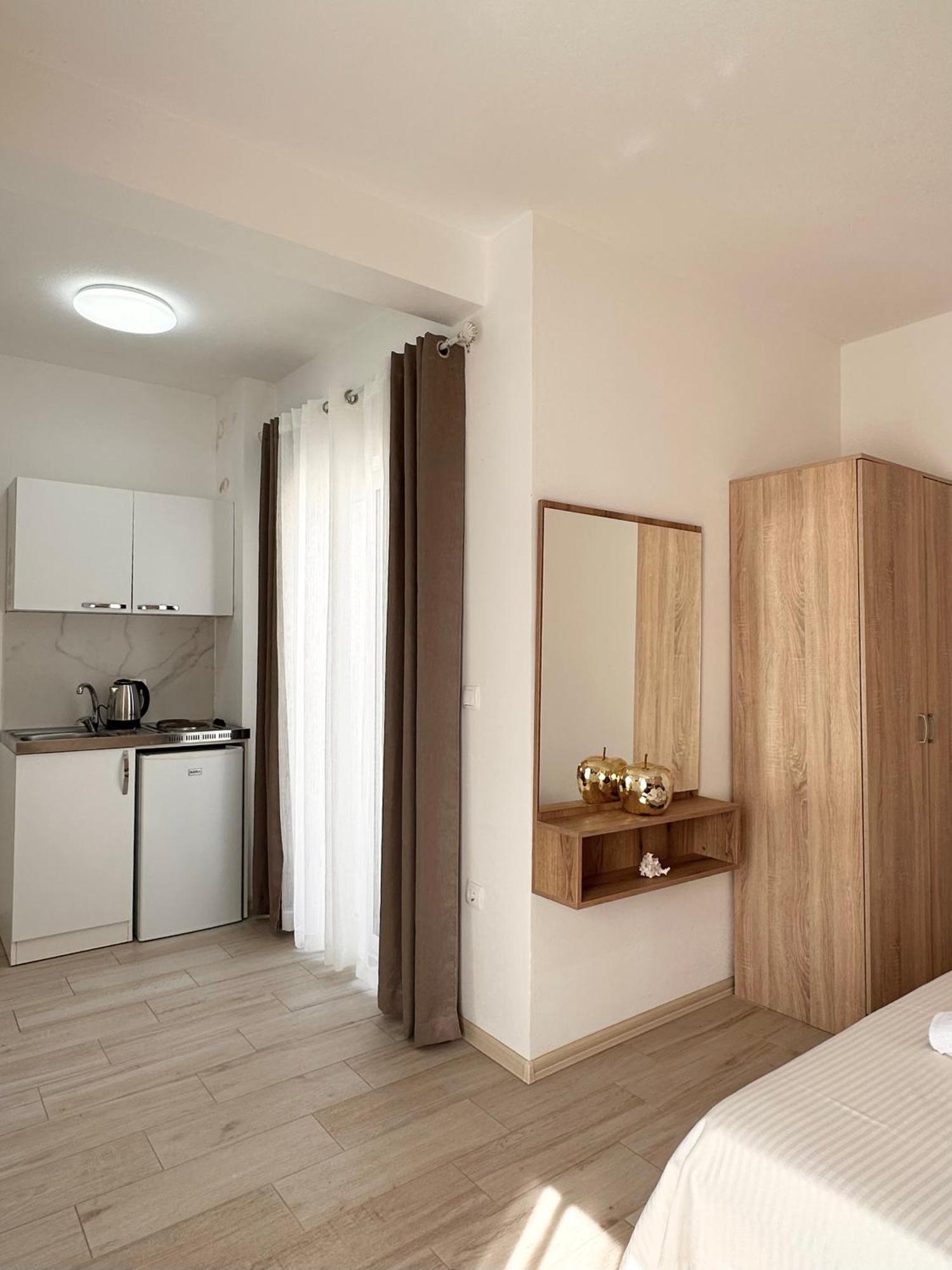 Apartmens Xhenis Lux Ulcinj Zewnętrze zdjęcie