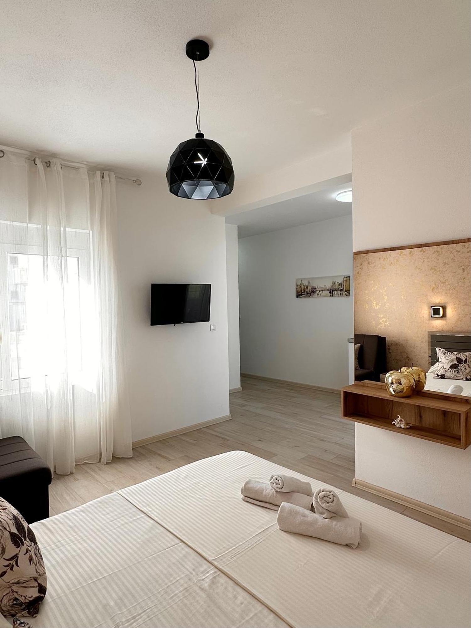 Apartmens Xhenis Lux Ulcinj Zewnętrze zdjęcie