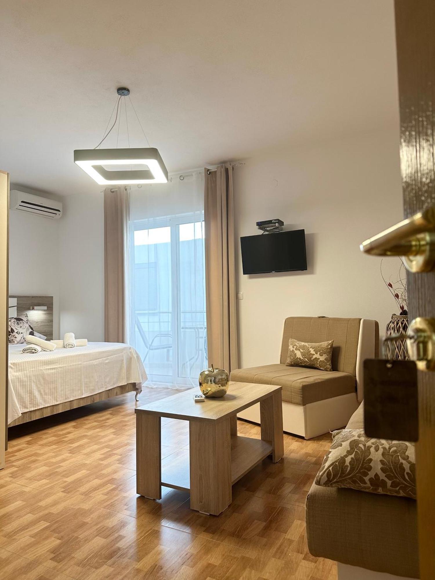 Apartmens Xhenis Lux Ulcinj Zewnętrze zdjęcie