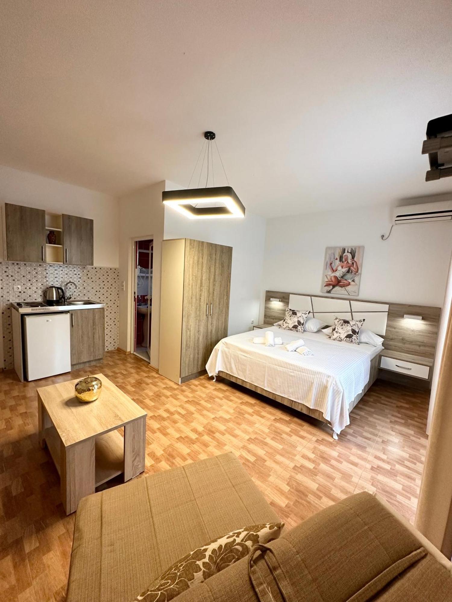 Apartmens Xhenis Lux Ulcinj Zewnętrze zdjęcie