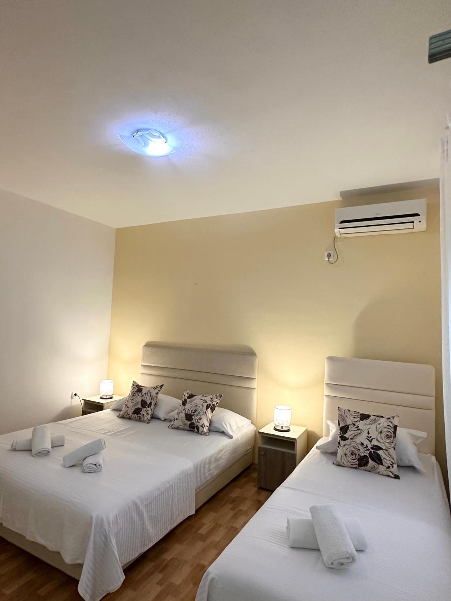 Apartmens Xhenis Lux Ulcinj Zewnętrze zdjęcie